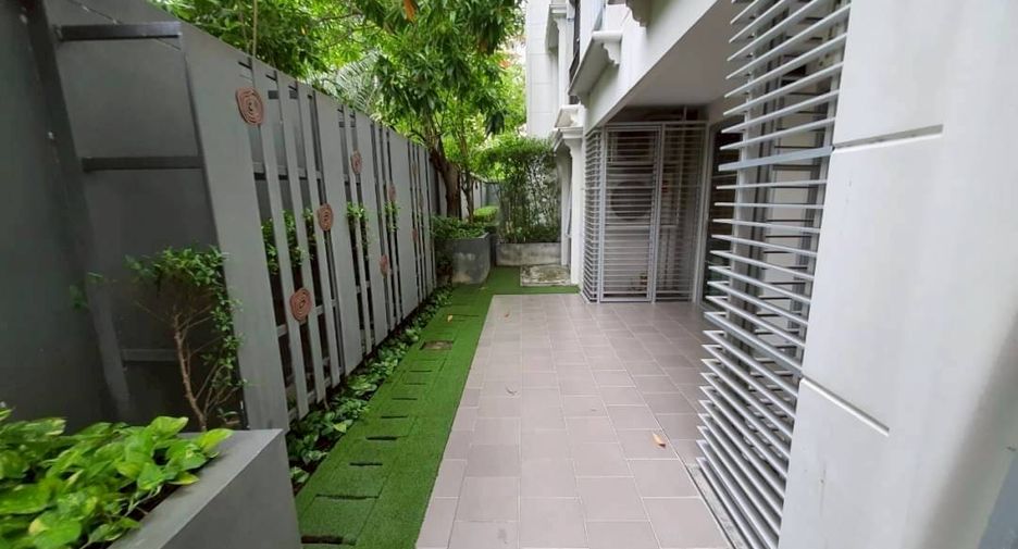 For rent and for sale 2 bedrooms condo in Watthana, Bangkok