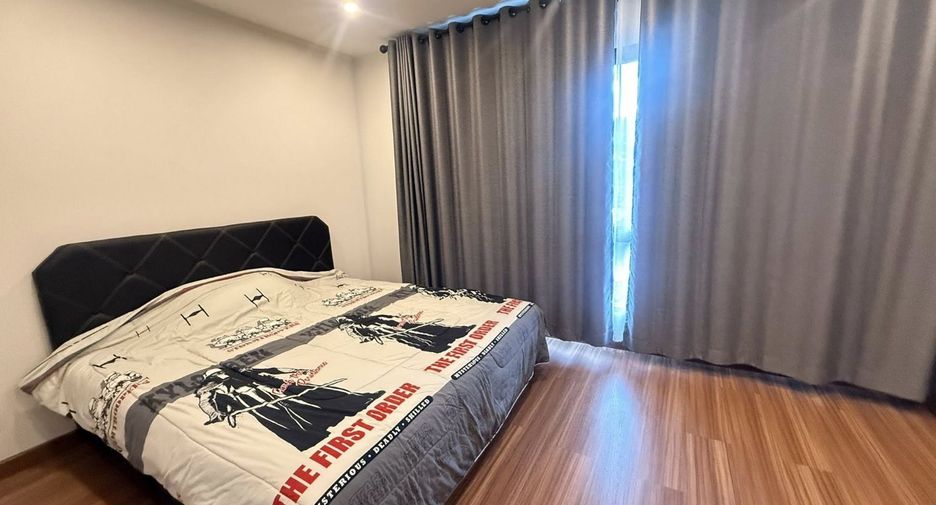 For rent 4 bedrooms townhouse in Mueang Chiang Mai, Chiang Mai
