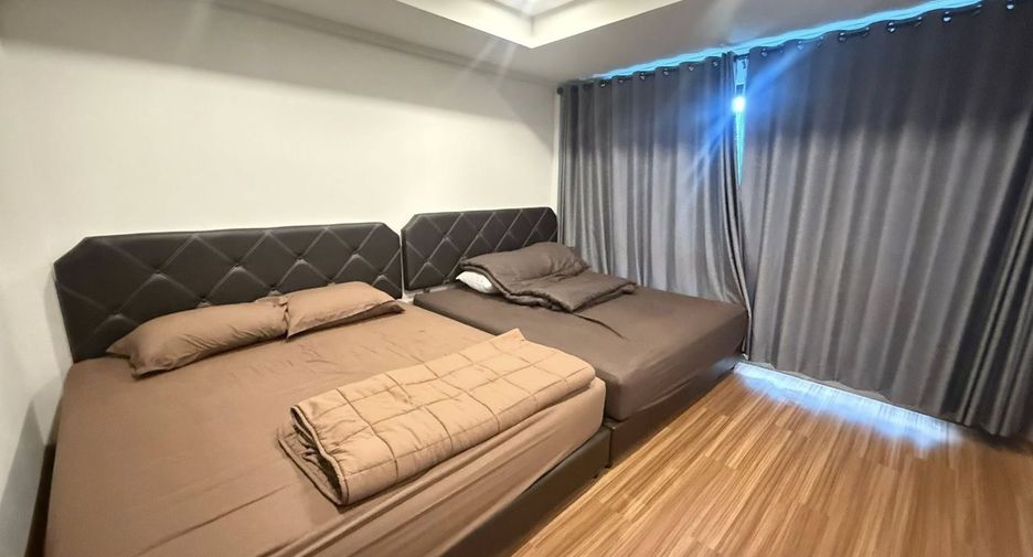 For rent 4 bedrooms townhouse in Mueang Chiang Mai, Chiang Mai