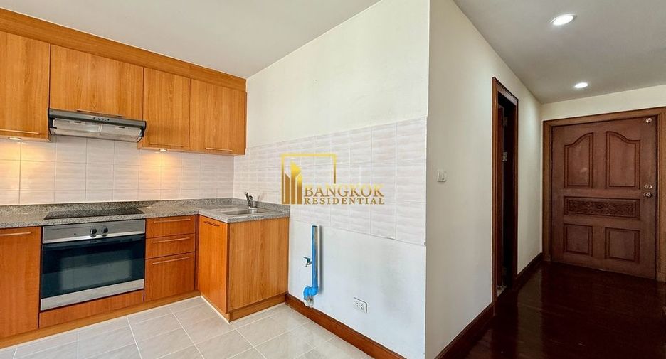 For rent 2 bedrooms apartment in Pathum Wan, Bangkok