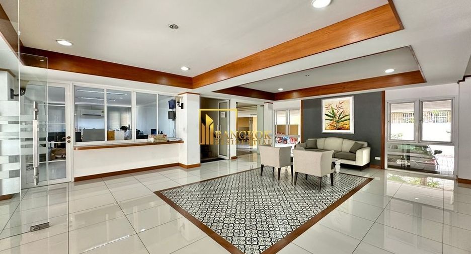 For rent 2 bedrooms apartment in Pathum Wan, Bangkok