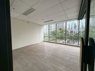 Büro zur Miete in Pathum Wan, Bangkok