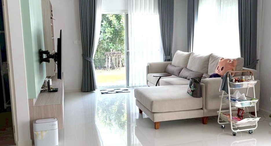 For sale 4 bedrooms house in Khlong Sam Wa, Bangkok