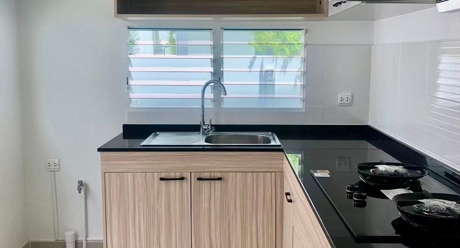 For sale 4 bedrooms house in Khlong Sam Wa, Bangkok