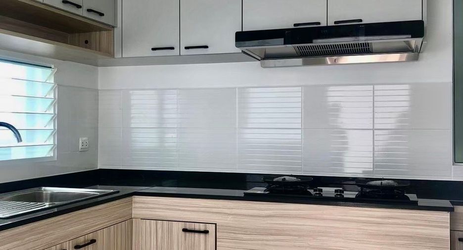 For sale 4 bedrooms house in Khlong Sam Wa, Bangkok