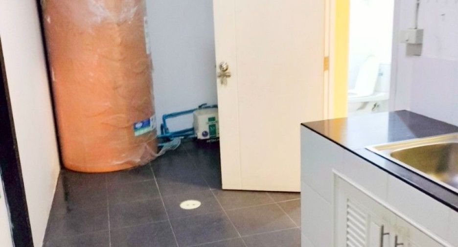 For sale 3 bedrooms townhouse in Mueang Samut Sakhon, Samut Sakhon