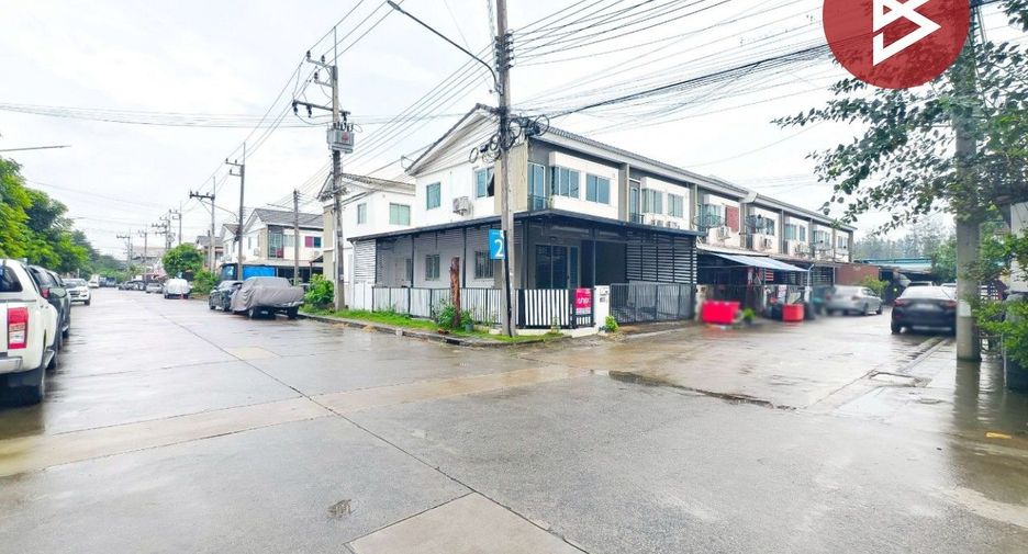 For sale 3 bedrooms townhouse in Mueang Samut Sakhon, Samut Sakhon