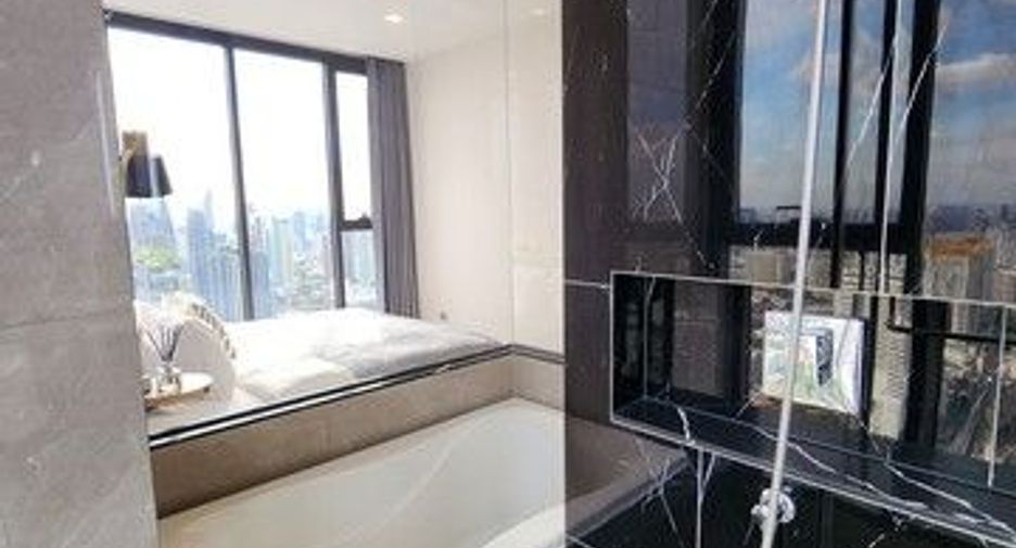 À louer 2 chambres condo à Huai Khwang, Bangkok