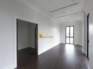 Condo en alquiler y en venta de 3 habitaciones en Pathum Wan, Bangkok