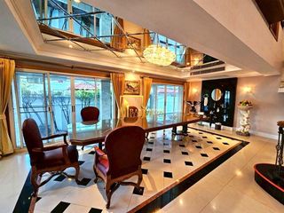 出售 8 卧室 独立屋 在 Khlong Toei, 曼谷