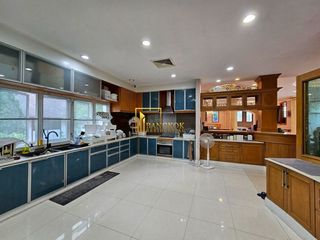 出售 8 卧室 独立屋 在 Khlong Toei, 曼谷