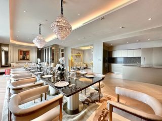 Condo en alquiler y en venta de 6 habitaciones en Khlong San, Bangkok