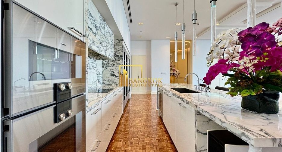 For sale 4 bedrooms condo in Sathon, Bangkok