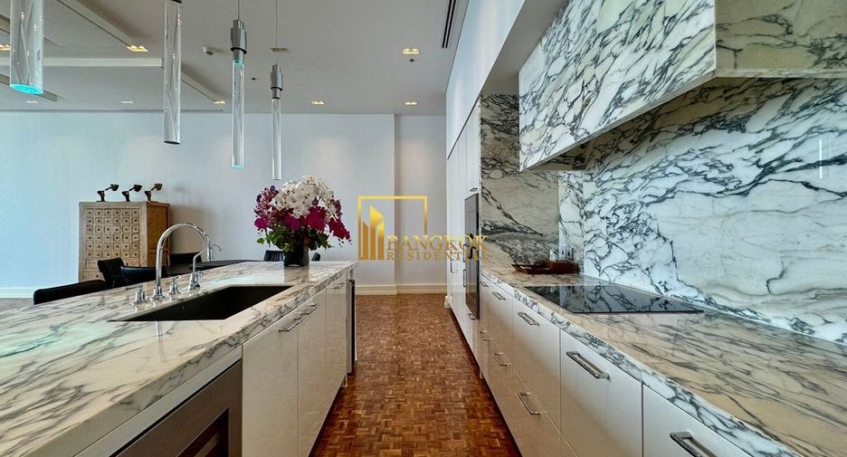 For sale 4 bedrooms condo in Sathon, Bangkok