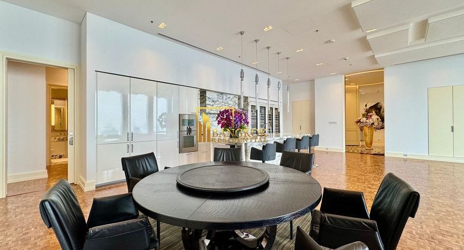 For sale 4 bedrooms condo in Sathon, Bangkok