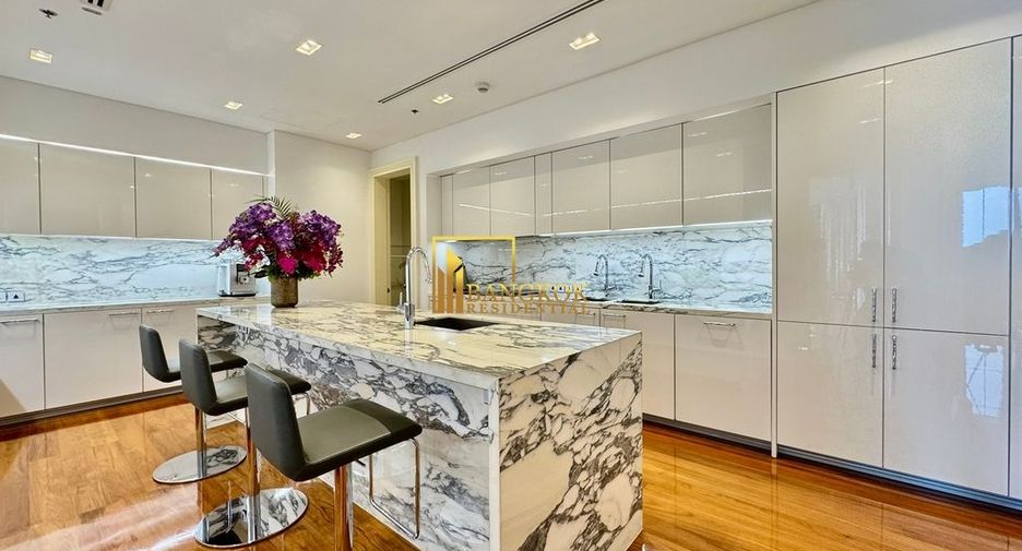 For sale 4 bedrooms condo in Sathon, Bangkok