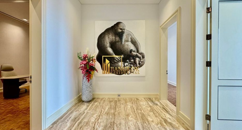 For sale 4 bedrooms condo in Sathon, Bangkok