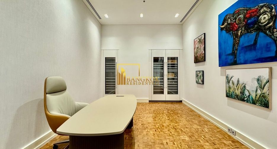 For sale 4 bedrooms condo in Sathon, Bangkok
