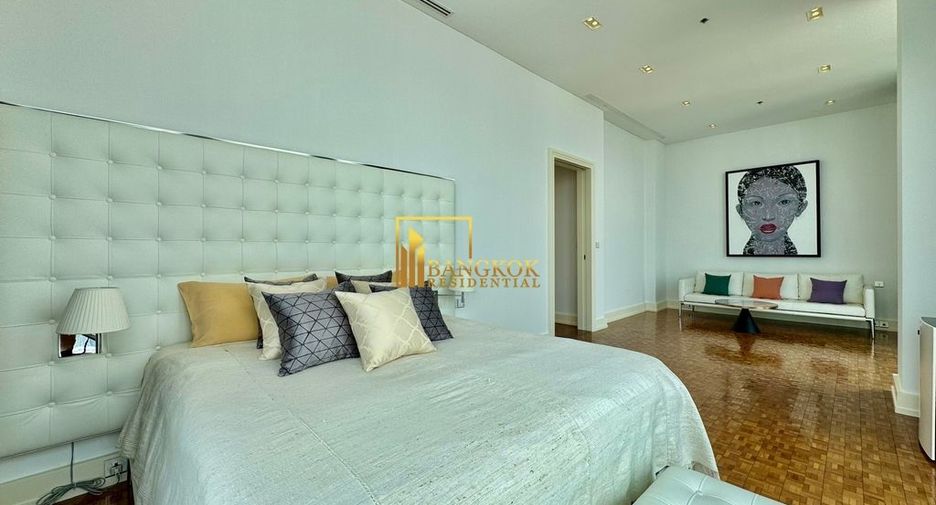 For sale 4 bedrooms condo in Sathon, Bangkok