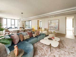 Condo en venta de 4 habitaciones en Khlong Toei, Bangkok