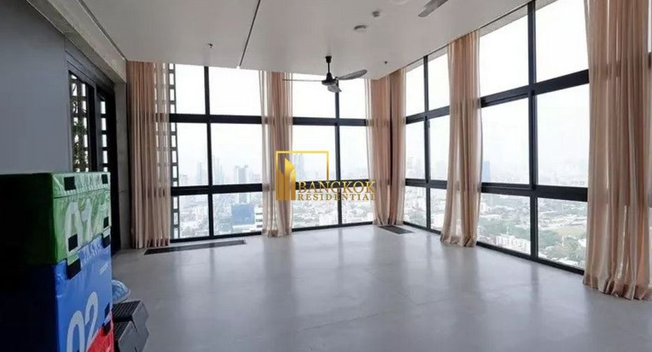 À vendre 3 chambres condo à Yan Nawa, Bangkok