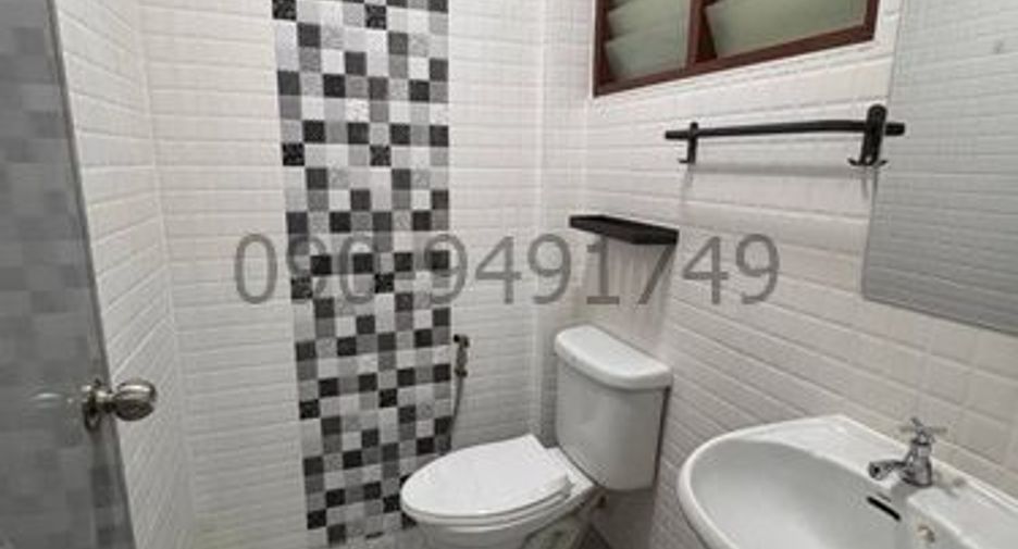 For rent 1 bed townhouse in Bueng Kum, Bangkok