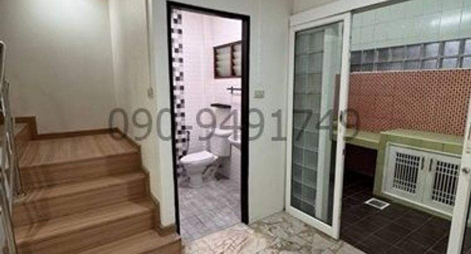 For rent 1 bed townhouse in Bueng Kum, Bangkok