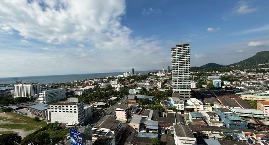 For rent 2 bedrooms condo in Si Racha, Chonburi