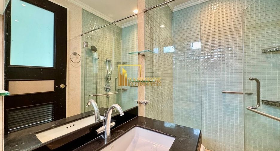 Wohnung zur Miete und zum Kauf mit 4 Zimmer in Khlong Toei, Bangkok