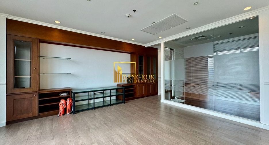 Wohnung zur Miete und zum Kauf mit 4 Zimmer in Khlong Toei, Bangkok