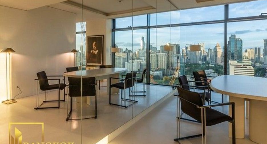 Condo en alquiler y en venta de 4 habitaciones en Pathum Wan, Bangkok