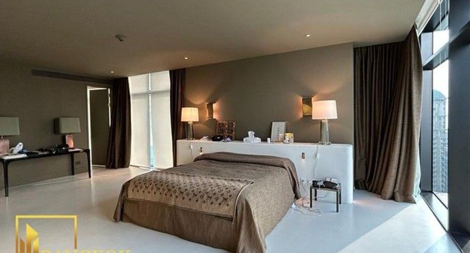 Condo en alquiler y en venta de 4 habitaciones en Pathum Wan, Bangkok