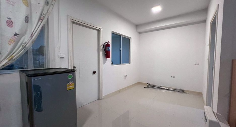 For sale 3 bedrooms townhouse in Bang Khen, Bangkok