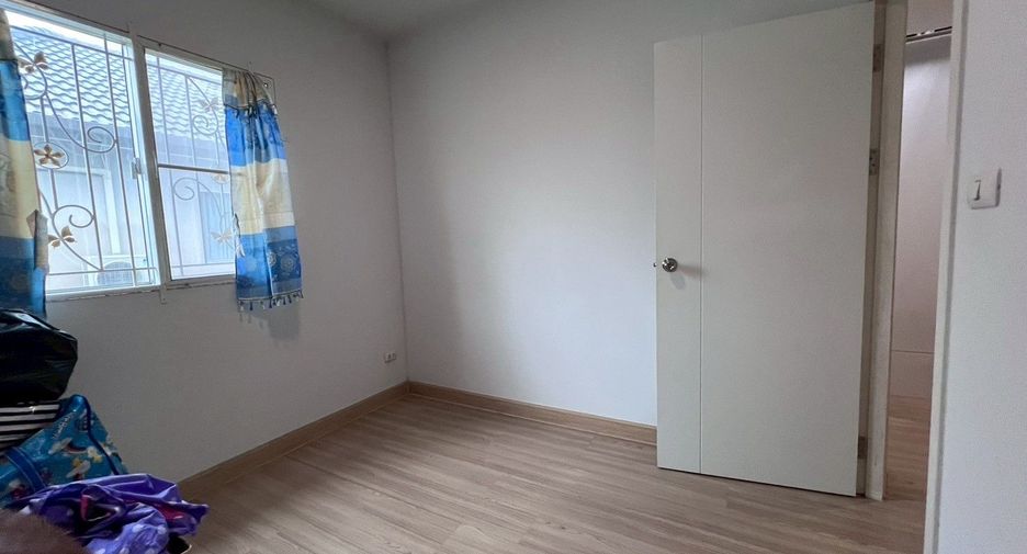 For sale 3 bedrooms townhouse in Bang Khen, Bangkok
