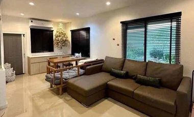 Casa adosada en alquiler y en venta de 3 habitaciones en Bang Yai, Nonthaburi