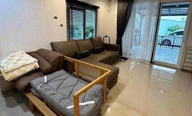 Casa adosada en alquiler y en venta de 3 habitaciones en Bang Yai, Nonthaburi