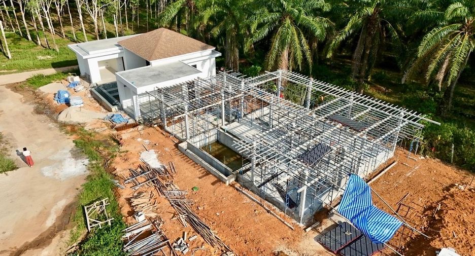 For sale 4 bedrooms villa in Mueang Krabi, Krabi