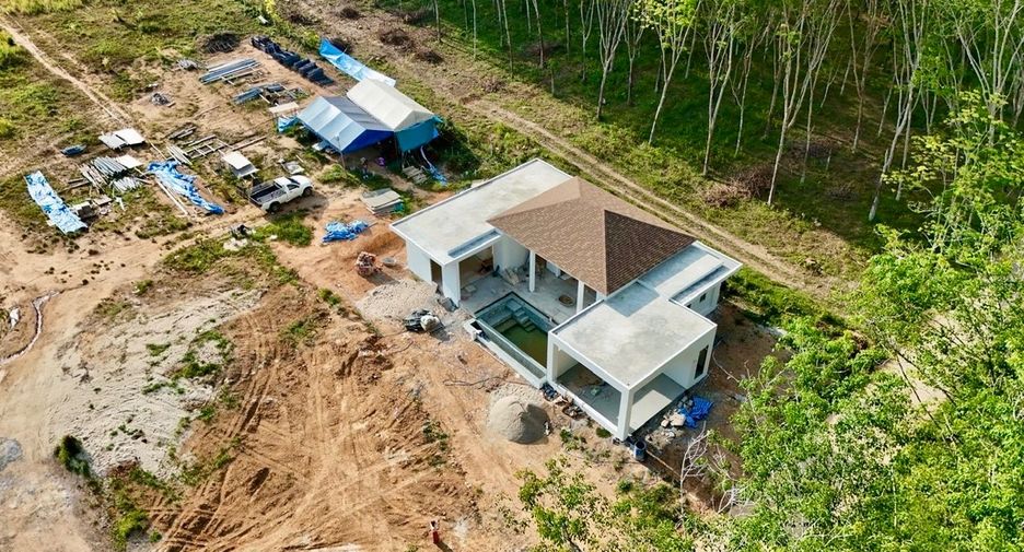 For sale 4 bedrooms villa in Mueang Krabi, Krabi