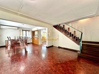 For rent 2 bedrooms townhouse in Yan Nawa, Bangkok