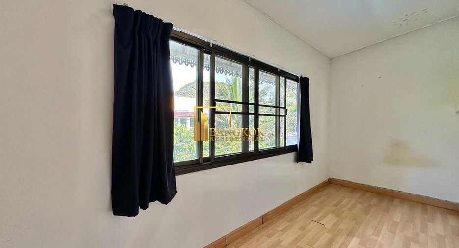 For rent 2 bedrooms townhouse in Yan Nawa, Bangkok