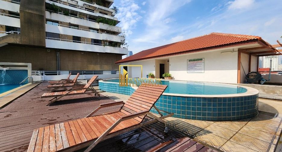 For rent 2 bedrooms condo in Watthana, Bangkok
