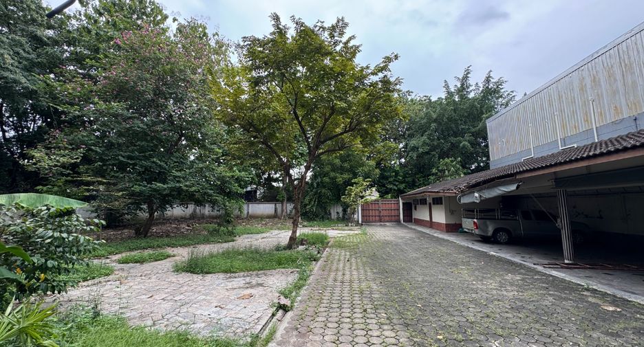 For rent retail Space in Wang Thonglang, Bangkok