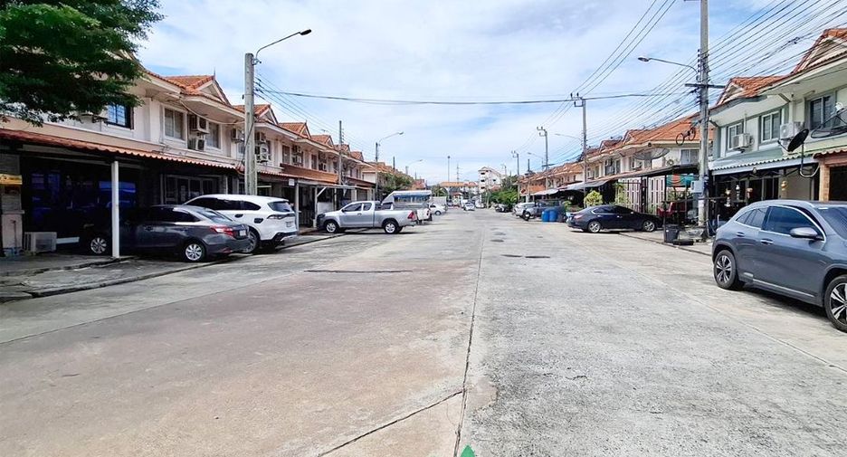 Reihenhaus zum Kauf mit 3 Zimmer in Mueang Samut Prakan, Samut Prakan