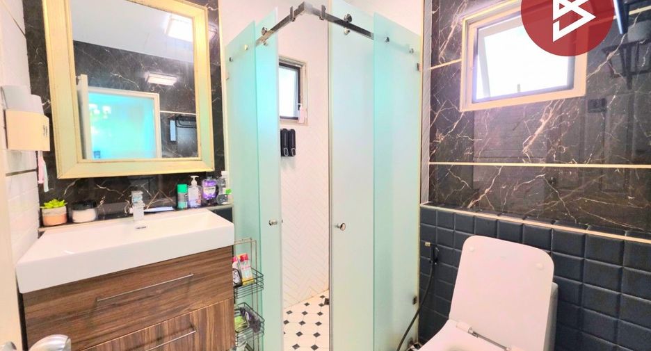 For sale 3 bedrooms house in Si Racha, Chonburi