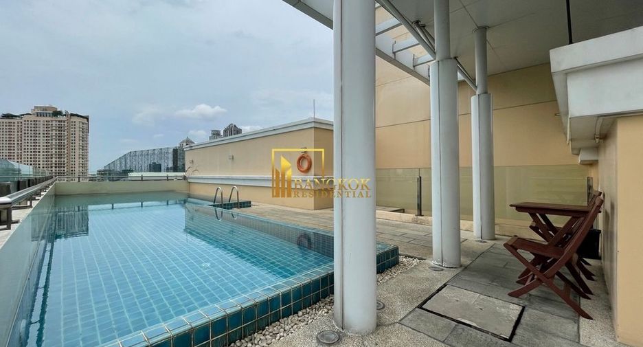 For rent 2 bedrooms condo in Khlong Toei, Bangkok