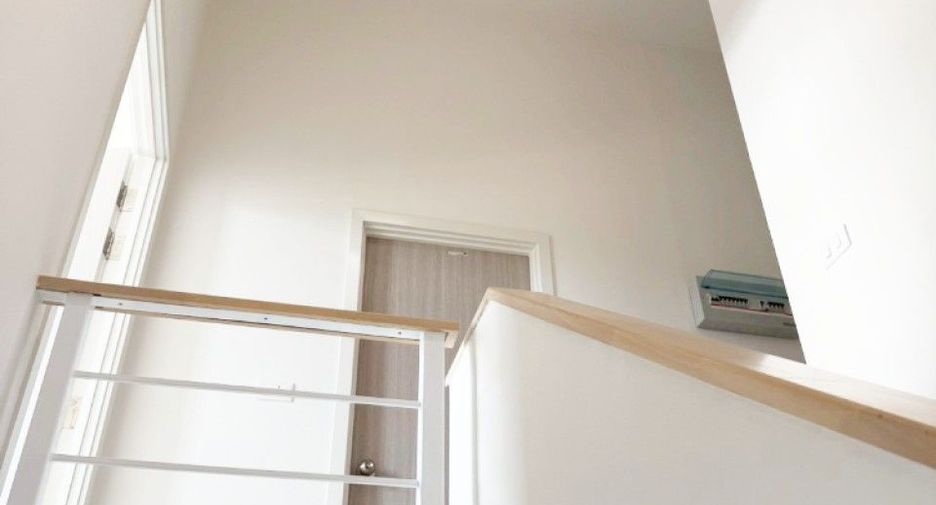 Casa adosada en venta de 3 habitaciones en Mueang Pathum Thani, Pathum Thani