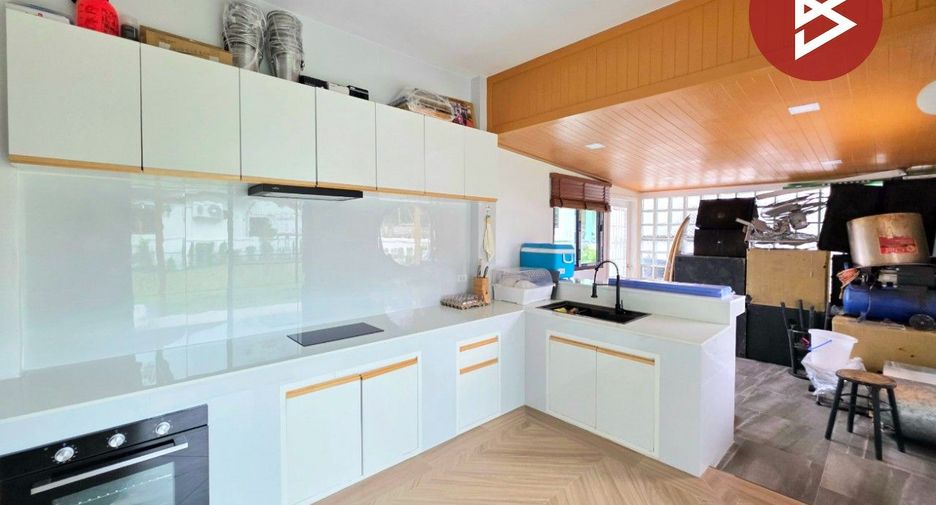 Casa en venta de 3 habitaciones en Si Racha, Chonburi