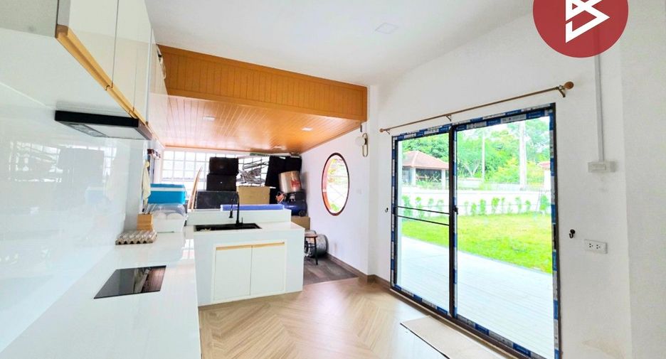 Casa en venta de 3 habitaciones en Si Racha, Chonburi