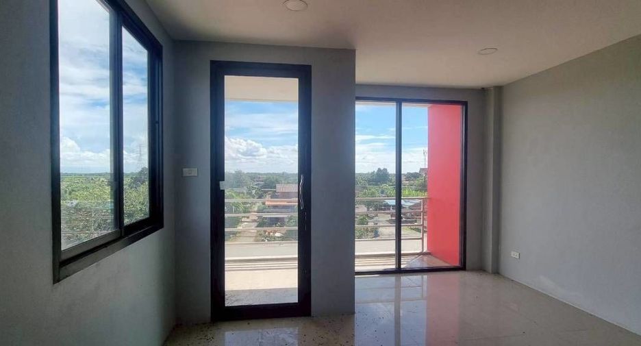 For rent そして for sale 4 ベッドルーム retail Space in Bang Nam Priao, Chachoengsao