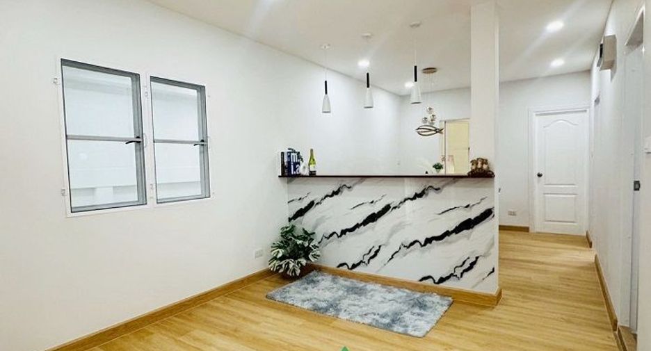Haus zum Kauf mit 4 Zimmer in Sai Mai, Bangkok